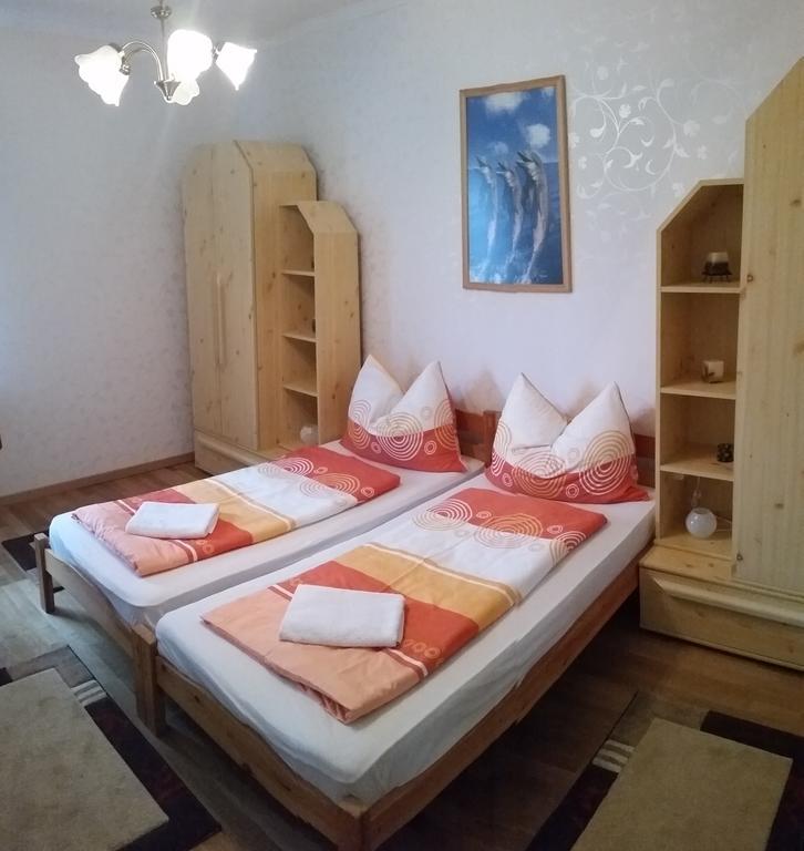 Fadora Apartman Tihany Room photo