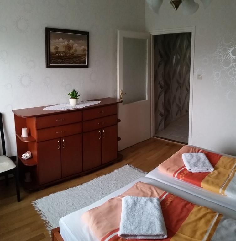 Fadora Apartman Tihany Room photo