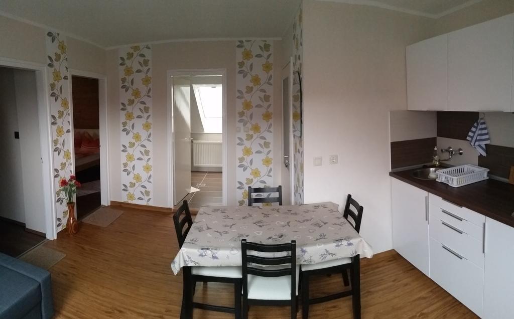 Fadora Apartman Tihany Room photo