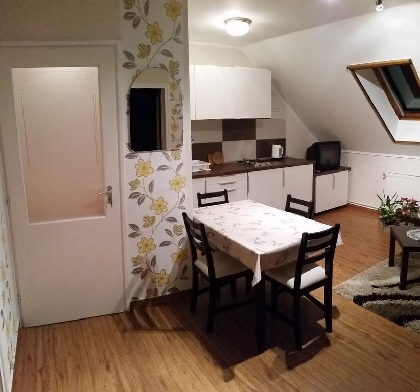 Fadora Apartman Tihany Room photo
